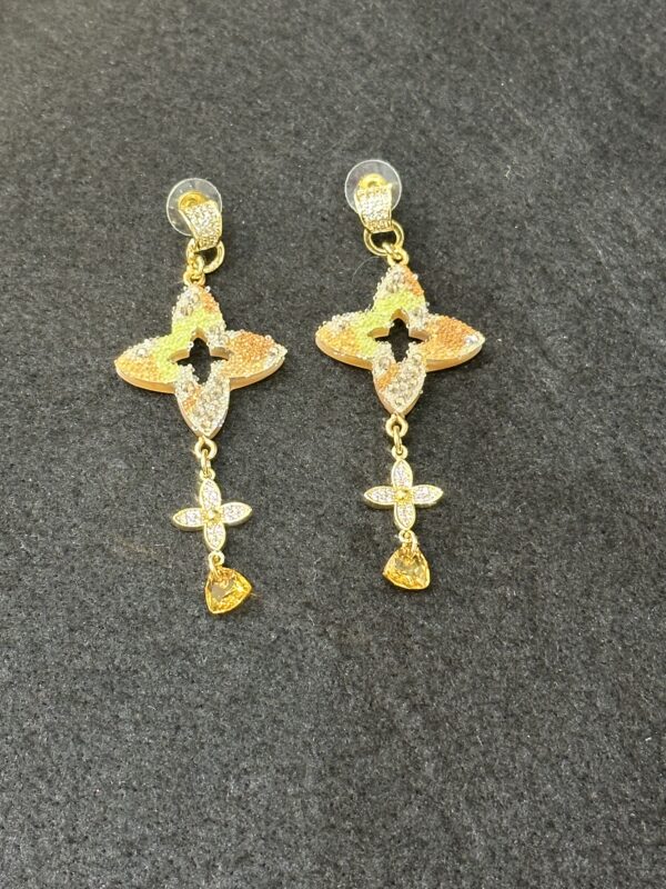 Sophie Goetsch - Boucles d'oreilles cristal   collection matcha latte – Image 2