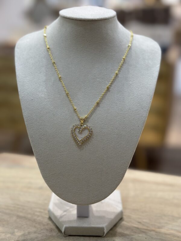 Sophie Goetsch - Collier coeur centre en ceramique contour en zirconium – Image 2